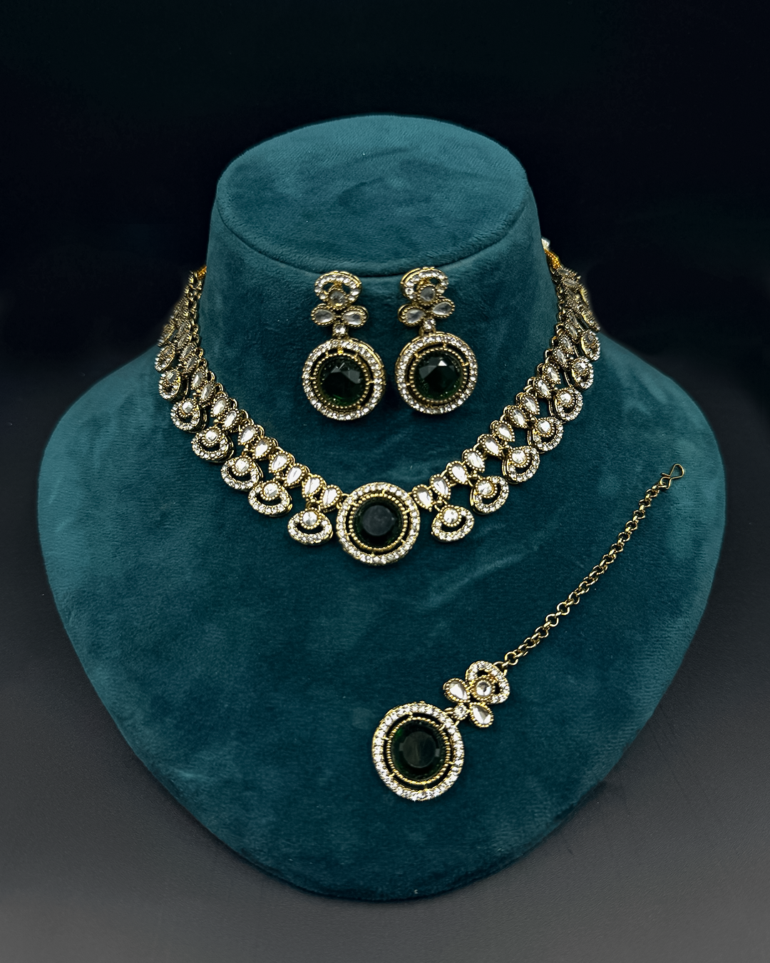 Capri Chokar Necklace Set
