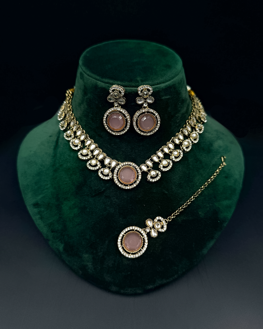 Capri Chokar Necklace Set