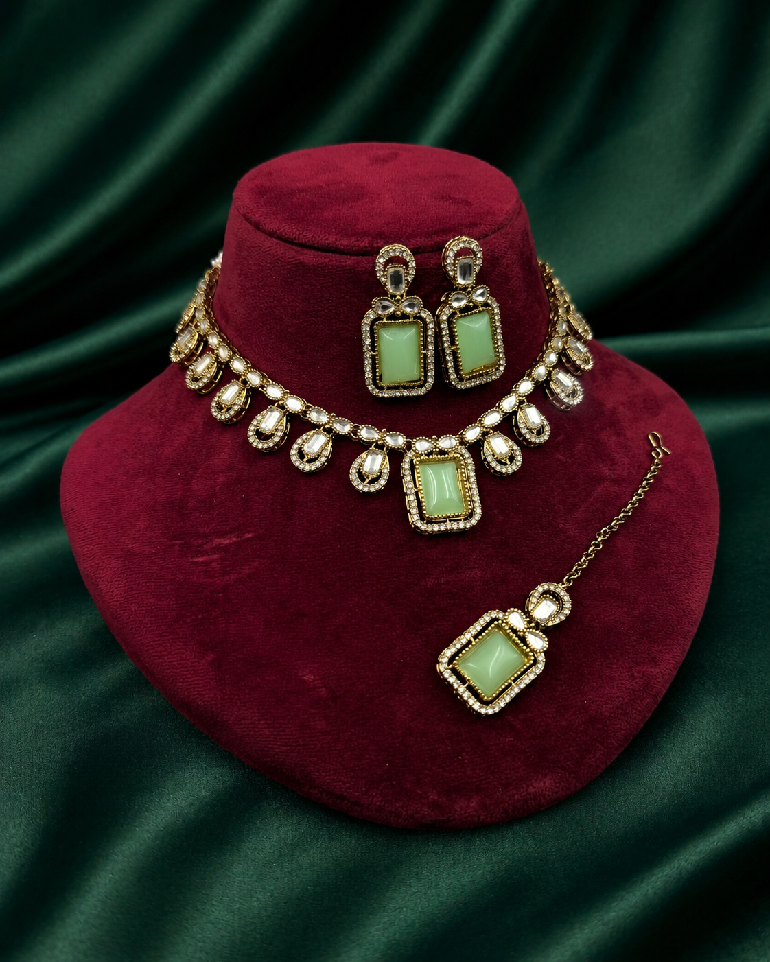 Orion Necklace Set