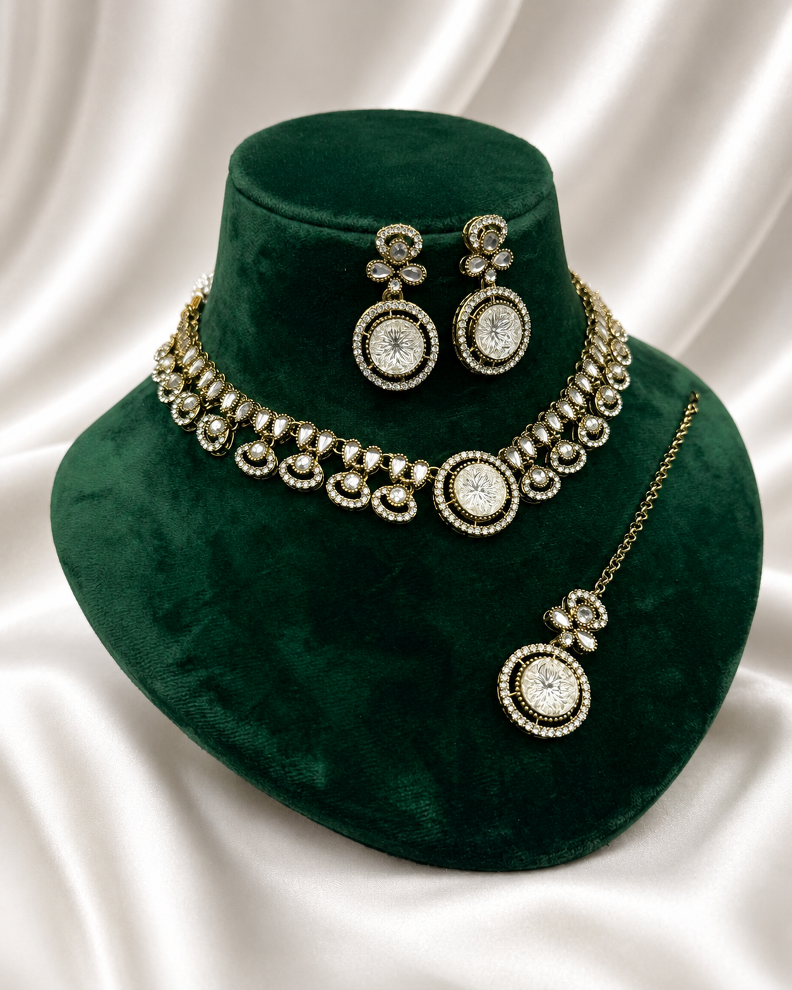 Capri Chokar Necklace Set