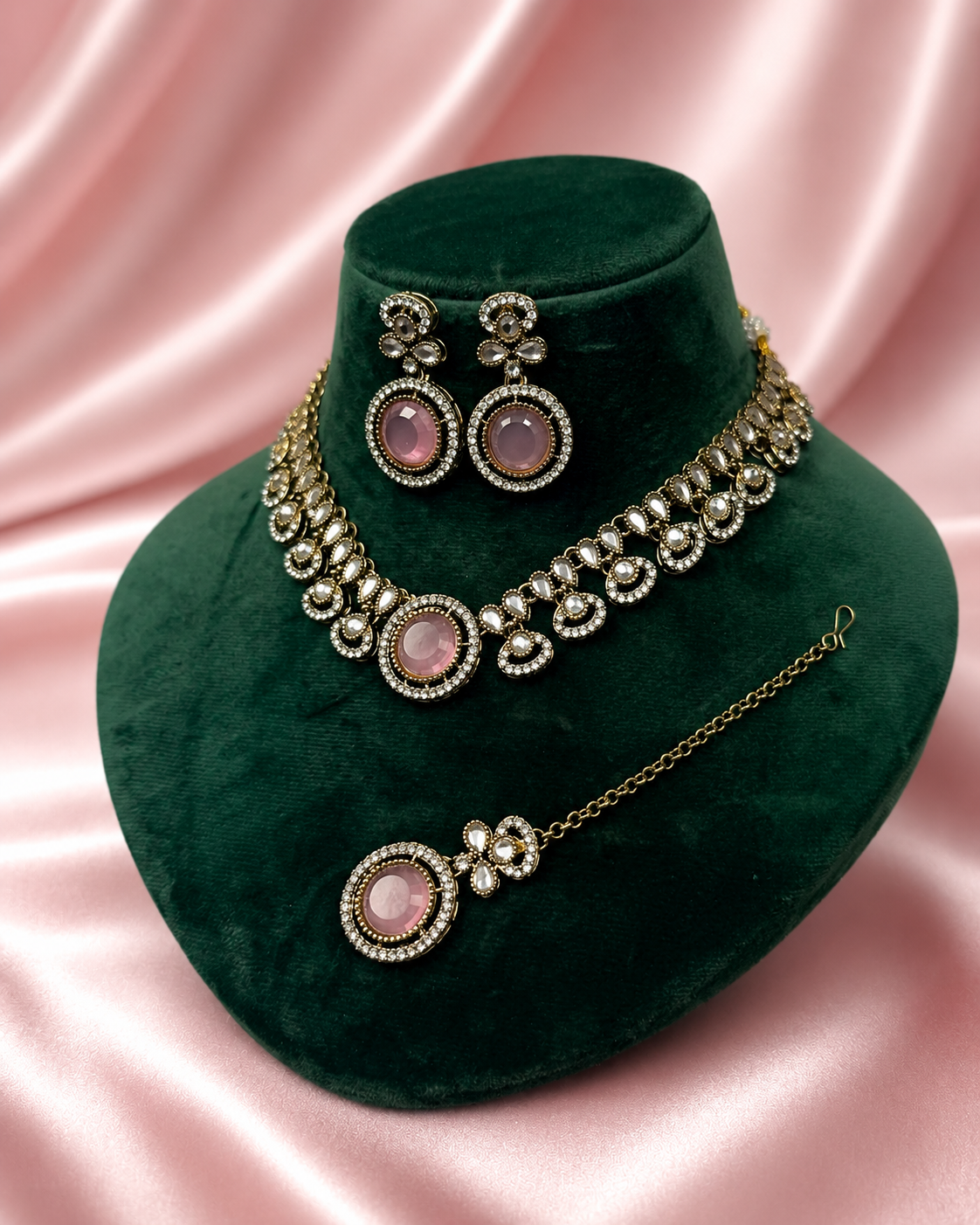 Capri Chokar Necklace Set