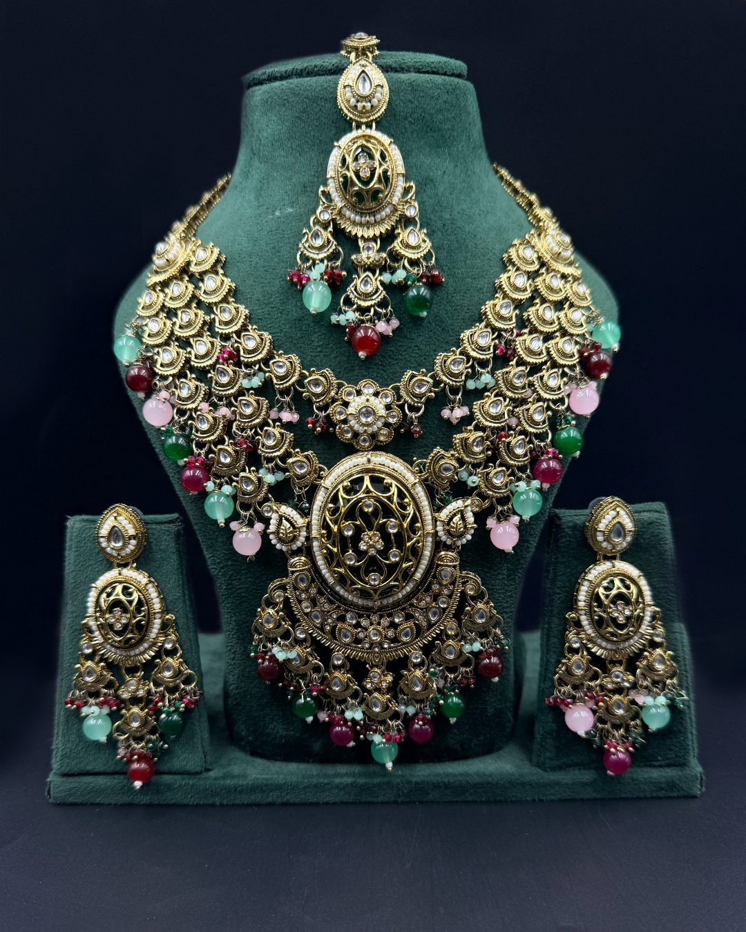 Cielo Choker Kundan Necklace Set