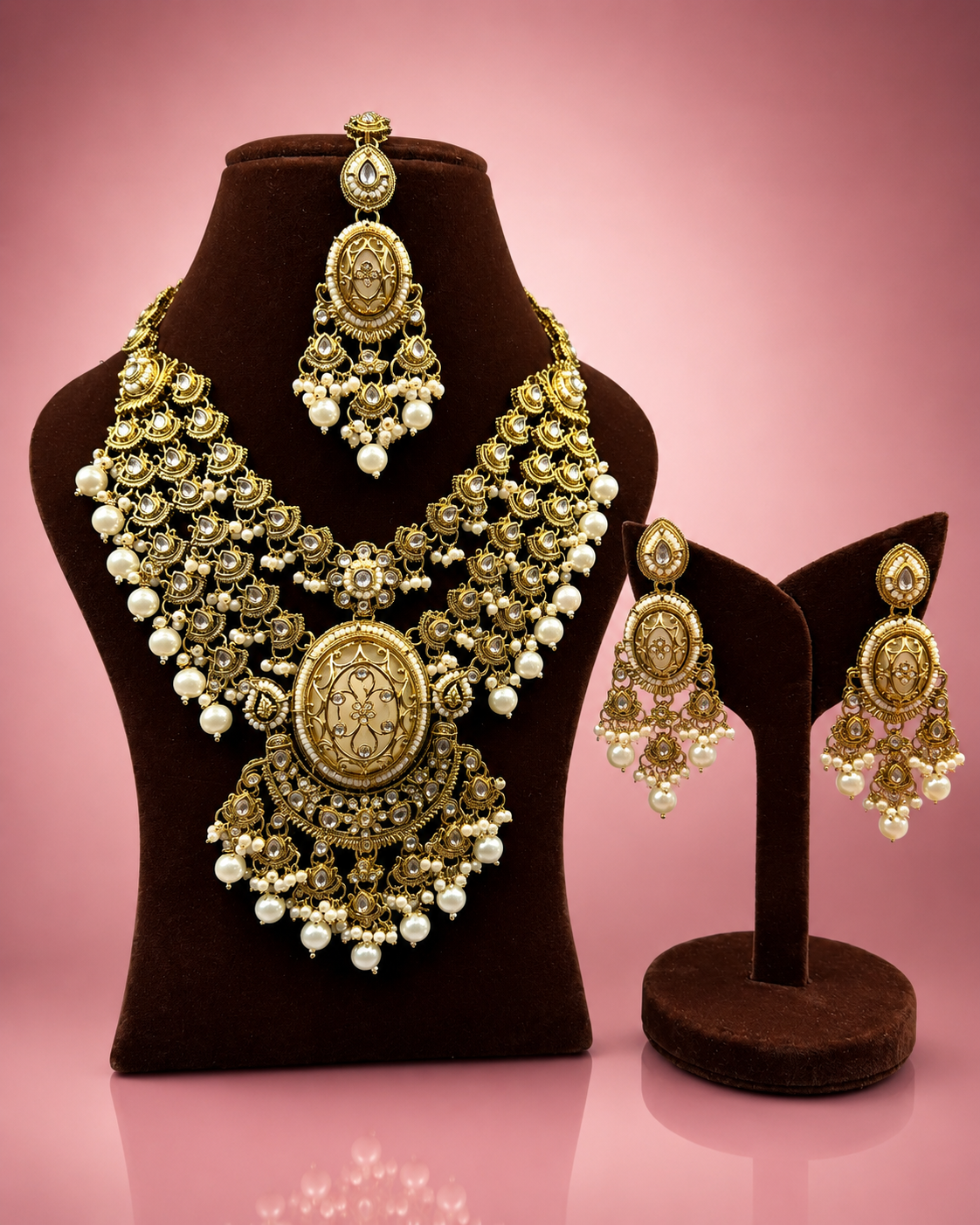 Cielo Choker Kundan Necklace Set